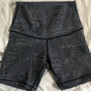 Lululemon custom cropped shorts